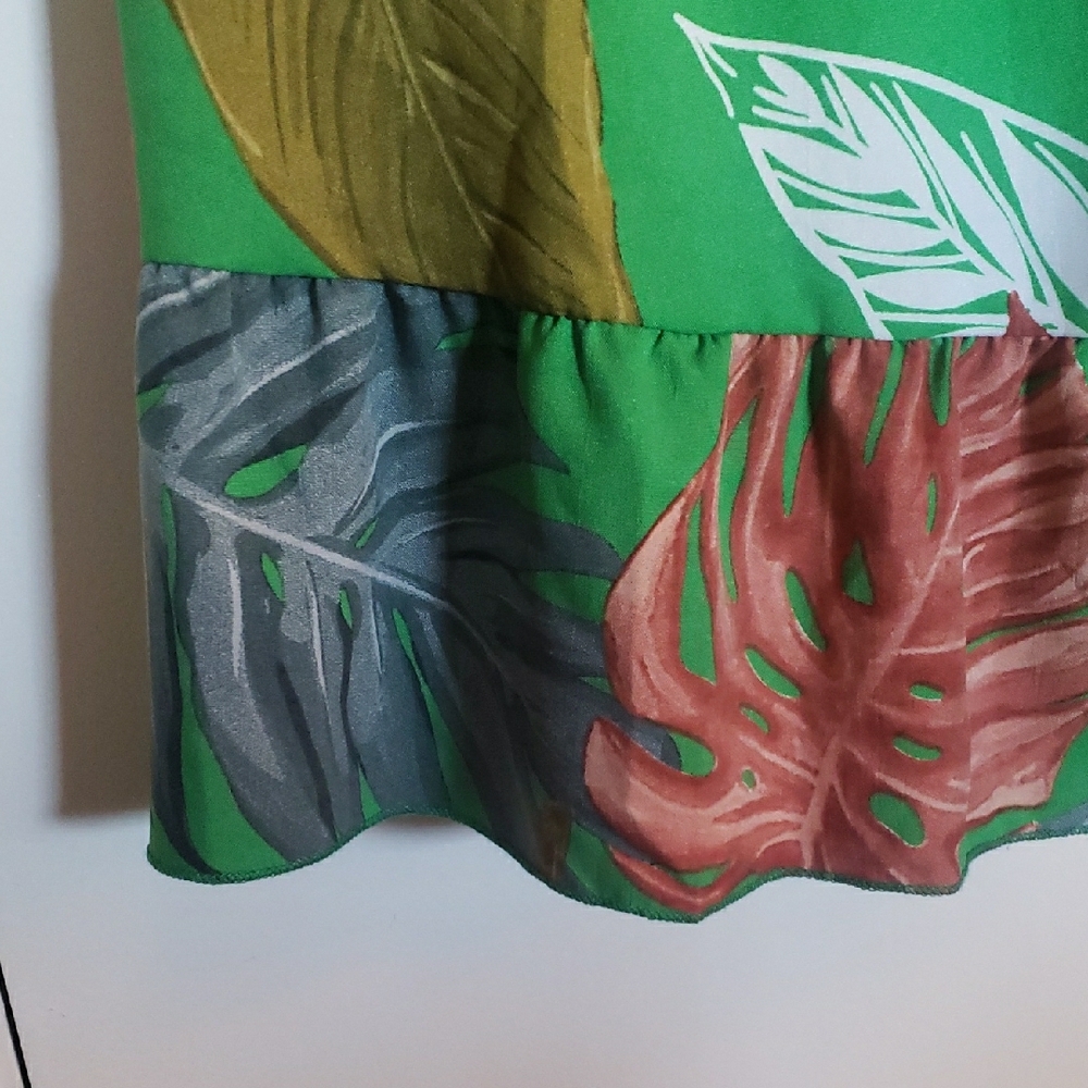 Tropical Floral Off-Shoulder Skirt 💚🩵🩷 - Picture 4 of 6